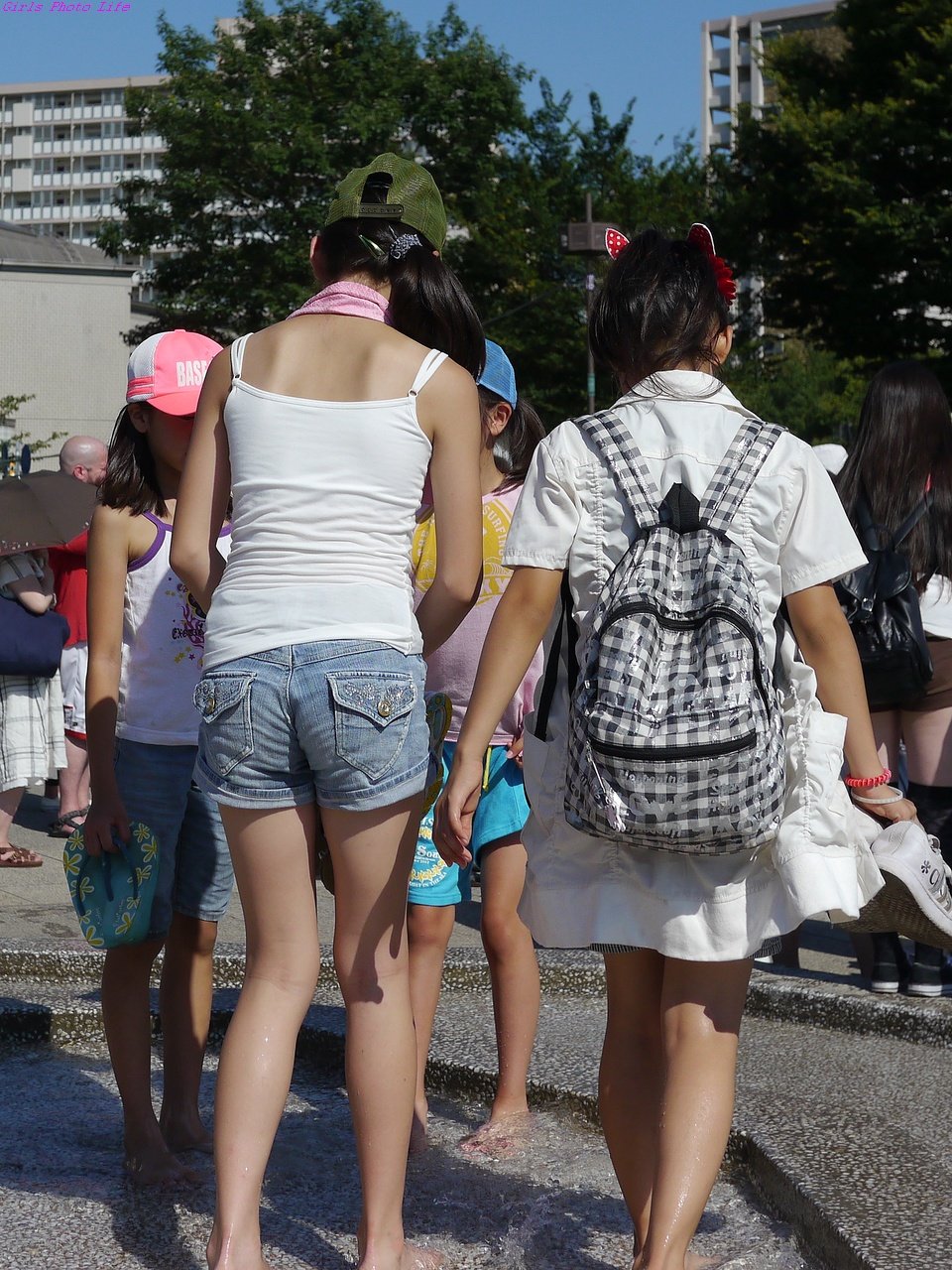 HIROPON 街撮り ありがたい・・太ももを開放してくれるギャル達(´・ω・｀) 街撮りギャルホットパンツ画像 - 街撮り素人のエロ画像